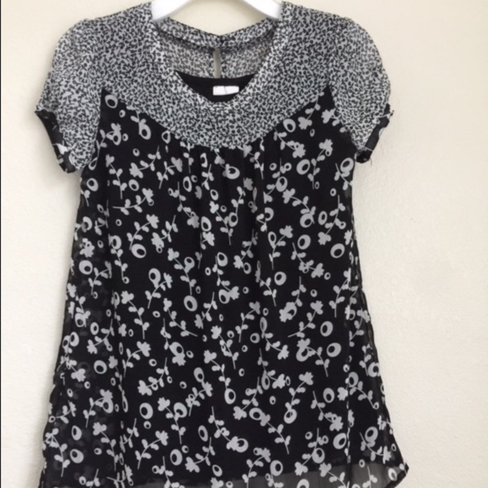 Flower shirt.